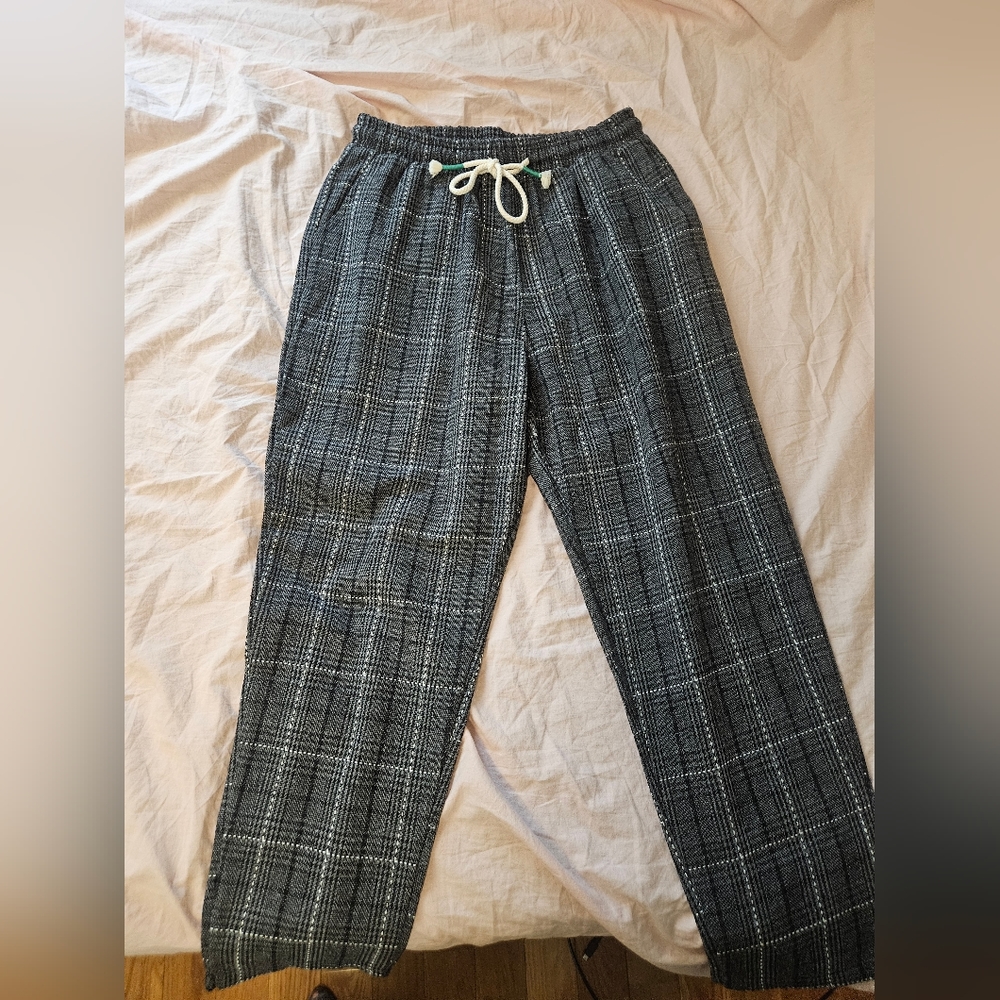 Chino plaid pants with adjustable drawstring size medium